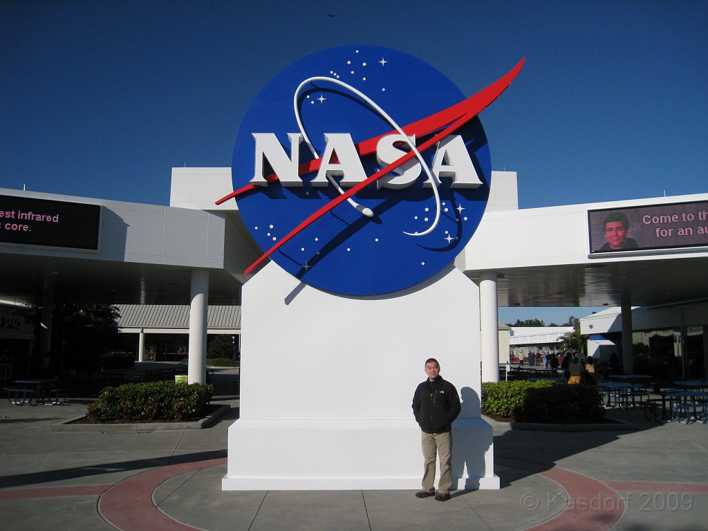 Disney 2010 D2 0620.jpg - January 9-11, 2010 Disney World Florida. Went to run the marathon. Sunday 5:40 AM start the race! Finish, go take a hot shower! Paul drove us over to Kennedy Space Center. Then buffet at Animal Kingdom for dinner!